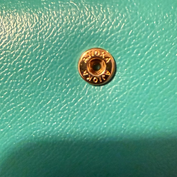 YSL bi-fold wallet with zippered pocket Pre-Loved - Picture 11 of 11